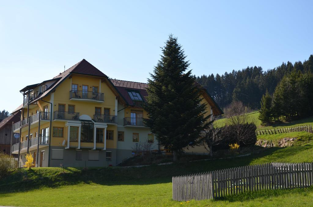 Wildwiesenhof Miesenbach  Buitenkant foto